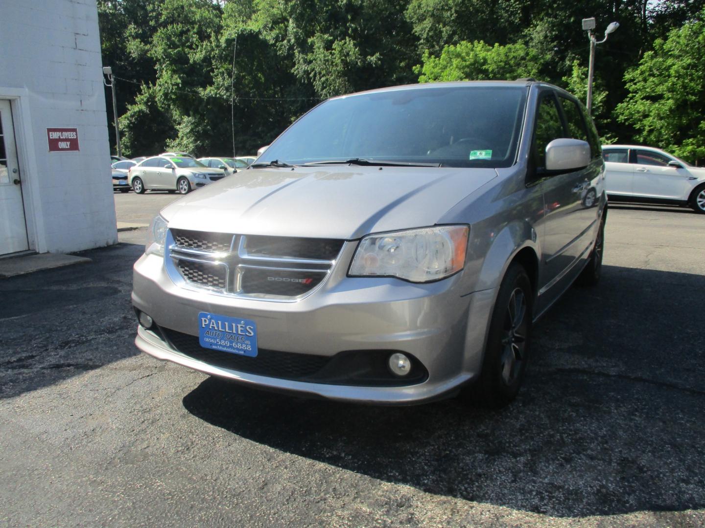 2017 Dodge Grand Caravan (2C4RDGCG5HR) , located at 540a Delsea Drive, Sewell, NJ, 08080, (856) 589-6888, 39.752560, -75.111206 - Photo#0